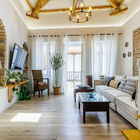 Blue Heaven Loft House سكوبيلوس تاون